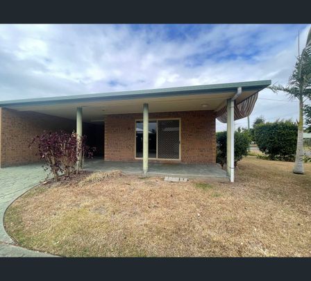 4/13 Hoey St, Sarina, Qld 4737 - Photo 1
