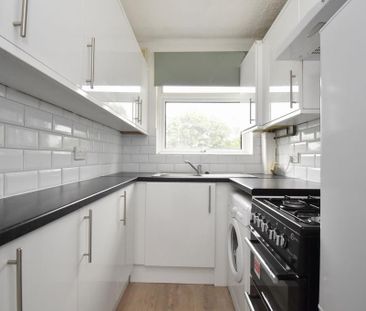 2 bedroom maisonette to rent - Photo 3