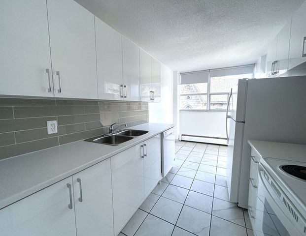 Arkledun Apartments | 130 St. Joseph's Drive, Hamilton - Photo 1