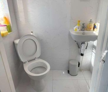 Spearing Road, High Wycombe, HP12 - Photo 6