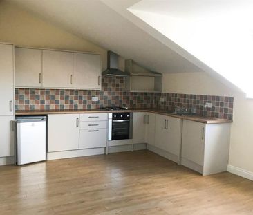 2 bedroom Flat To Let - Photo 1