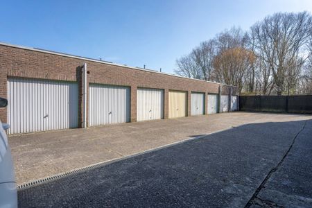 Verzorgd appartement op de gelijkvloerse verdieping met garagebox! - Foto 5