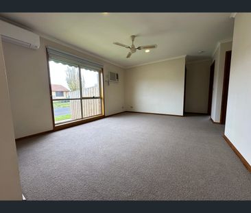 27a Westminister Drive, Werribee, Vic 3030 - Photo 6