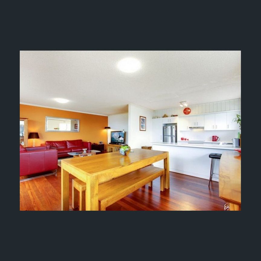 4 Bedroom Apartment & Water Views - Photo 1