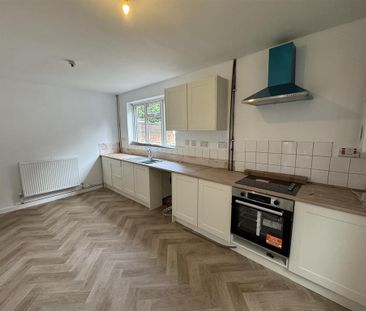 2 bedroom semi-detached house to rent - Photo 2