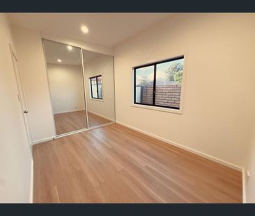 2c Chelsea Pl, Glenfield, NSW 2167 - Photo 3