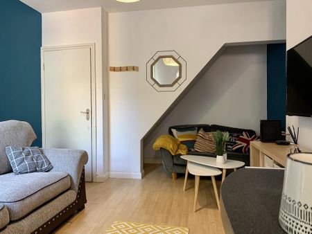 4 bedroom terraced house to rent - Photo 2