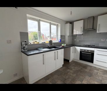 3 Bed Terraced House, Wetherlam Close, NG2 - Photo 5