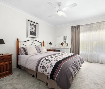 Immaculate Home in Sought After Pocket of Ashwood - Photo 1
