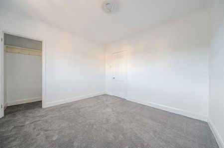 3 bedroom end of terrace house to rent - Photo 4