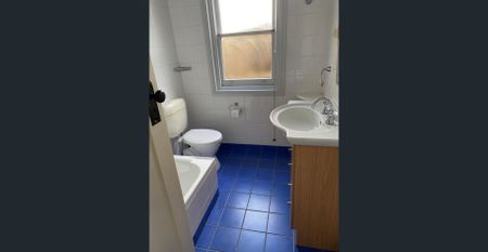 BEAUTIFUL SUNNY FAMILY HOME IN MOUNT STUART - Photo 4