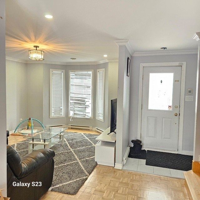 Maison à étages à louer - Longueuil (Saint-Hubert) (Westley) Maison à étages à louer - Longueuil (Saint-Hubert) (Westley) - Photo 1