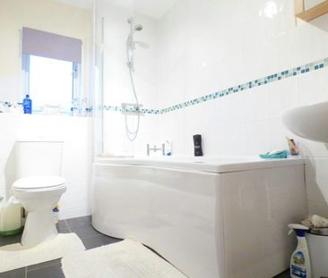 Terraced House to rent on - Photo 1