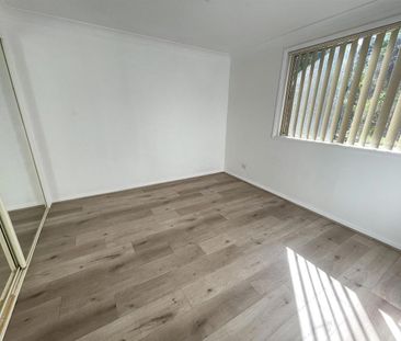 Newly Renovated Townhouse in Sought After Location!! - Photo 5