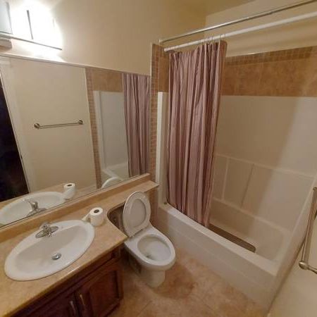 1bedroom/1bath, ground level suite - Photo 4