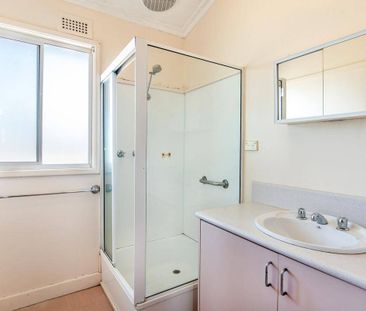 Low maintenance home - Photo 5