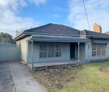 Spacious 3-Bedroom with Polished Timber Floors - Photo 3