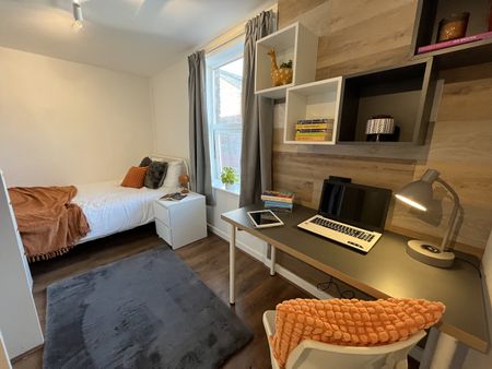 7 Bed Terraced House, Garmoyle Road, L15 - Photo 3