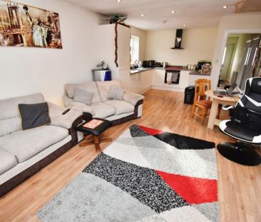 2 bedroom Bungalow To Let Total Size: 636 SQ FT - Photo 2