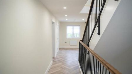 West Wycombe Road, High Wycombe - Photo 5
