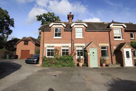 3 bedroom semi-detached house to rent - Photo 3
