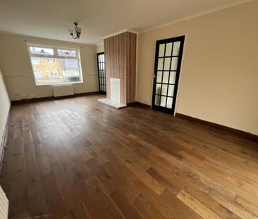 3 bedroom terraced house to rent - Photo 2