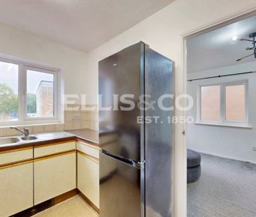 Caroline Close, UB7, West Drayton - Photo 5