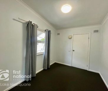 MODERN, COMFORTABLE, AND MOVE-IN READY - Photo 6