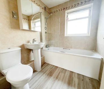 Terraced House to rent on - Photo 1