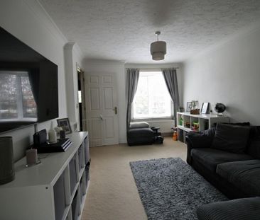 2 bedroom end of terrace house to rent - Photo 2