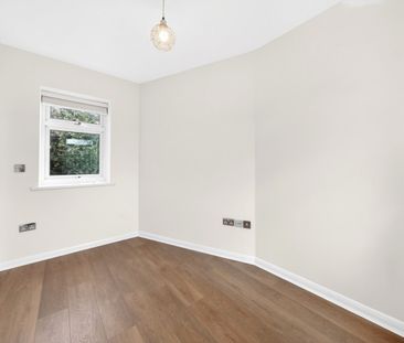 Water Lane, Ilford, Essex IG3 - Photo 6