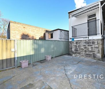 RENOVATED FLAT SECONDS AWAY FROM ARNCLIFFE STATION! - Photo 3