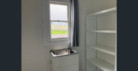 Spacious 3-Bedroom House in Carey Bay – $700 per Week - Photo 4