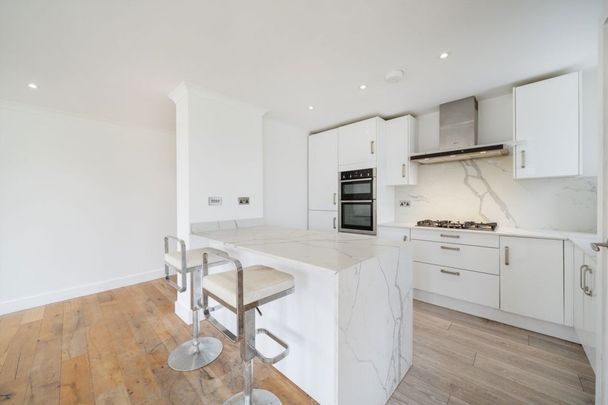 Great North Way, NW4, London - Photo 1