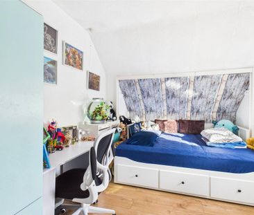 4 bedroom detached house to rent - Photo 2