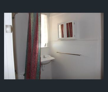 2/78 Evan Street, Mackay, Qld 4740 - Photo 5