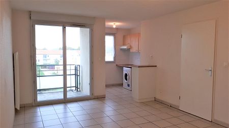 location Appartement T2 DE 41.43m² À ST ESTEVE - Photo 2