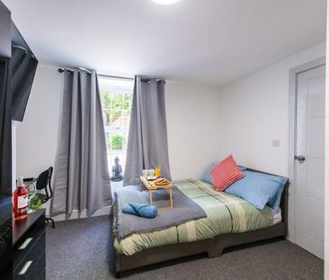 6 bedroom terraced house to rent - Photo 3