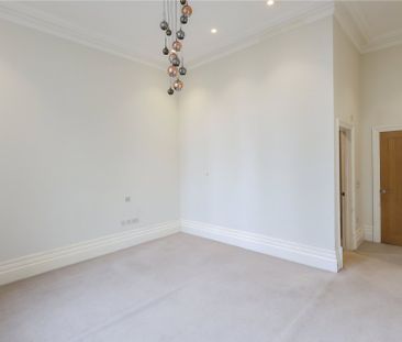 3 Bedroom Maisonette to Rent - Photo 3
