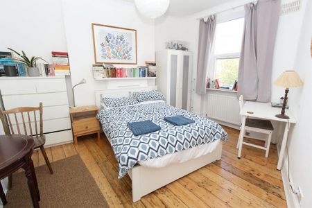 2 bedroom flat to rent - Photo 2