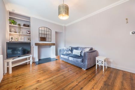 3 Bed Terraced House, Hawkesbury Road, SW15 - Photo 3