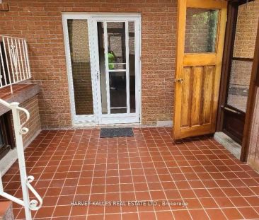 2379 Hensall Street #Lower - Photo 2