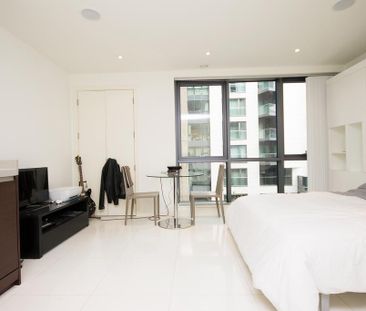 Studio to rent - Photo 1