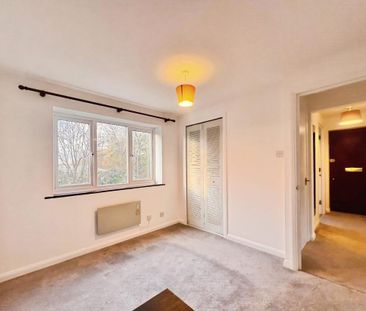 Chafford Hundred, Grays, RM16 - Photo 6