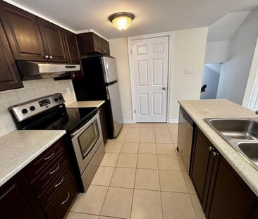 For Lease - 289 Titanium Private Unit# B, Orleans - Convent Glen an... - Photo 2