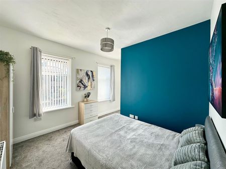 1 bed house share to rent in Coal Clough Lane, Burnley, BB11 - Photo 4