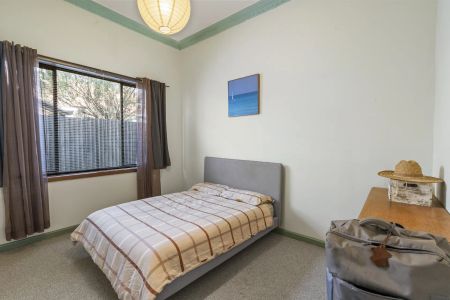 Spacious Stand‑Alone Home in the Heart of Richmond! - Photo 4