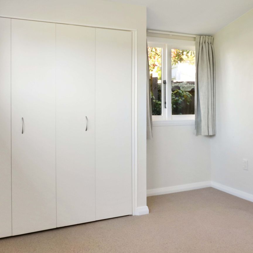 2 Bedroom Warm Quality property in Khandallah, Welliington - Photo 1