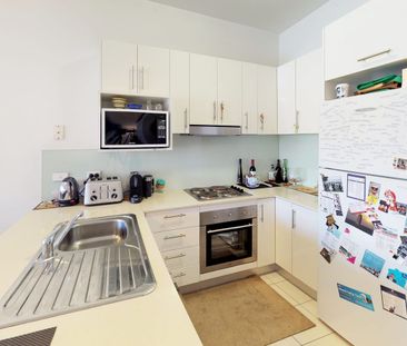 Live in the heart of Moonee Ponds - Photo 4