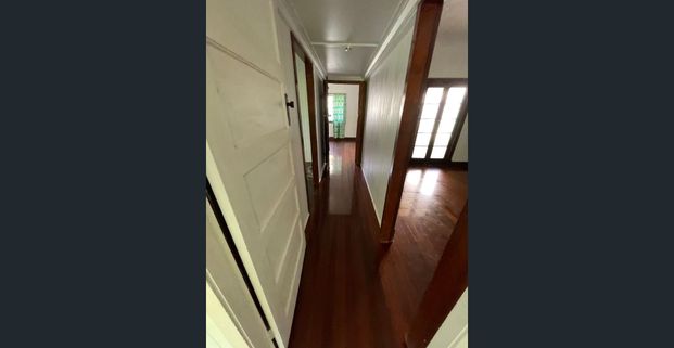 LOVELY LARGE ST LUCIA HOUSE NEAR UNIVERSITY, BUS, PARK AND CITYCAT - Photo 1